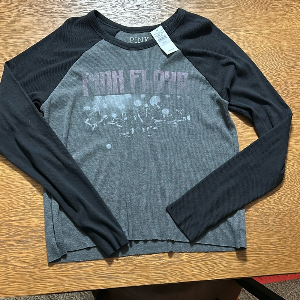 Brand new with tags American Eagle size XL Pink Floyd long sleeve tshirt